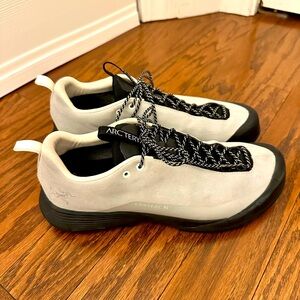 Arc’teryx Konseal Men’s Shoe - size 9